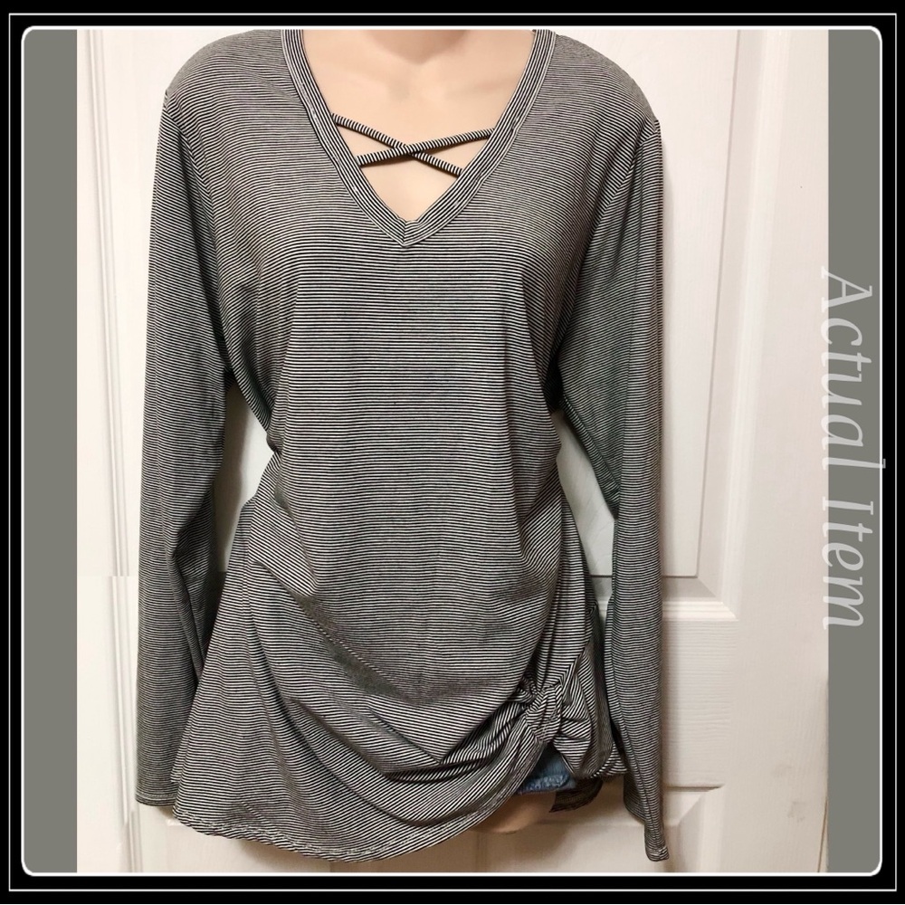 NEW BOUTIQUE PLUS STRIPED CROSS NECK WAIST RUCHED TOP 1X - Picture 2 of 8